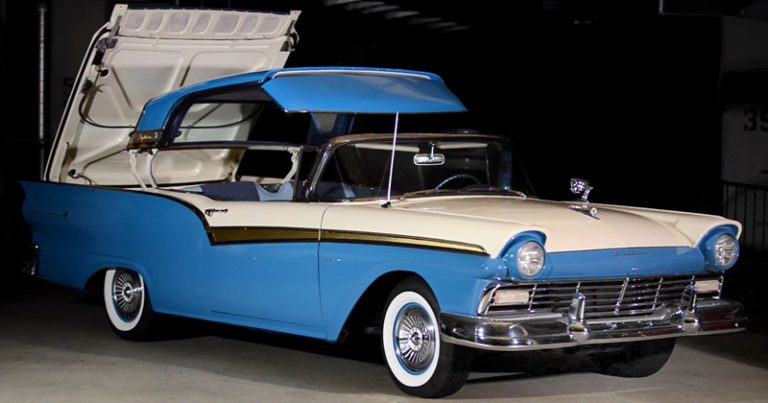 1957 Ford Fairlane 500 Skyliner Retractable in operation