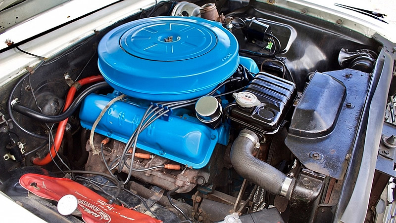 1962 Ford 352 V8 engine in a Galaxie