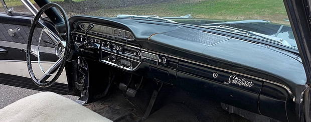 instrument panel of a 1961 Ford Galaxie Starliner