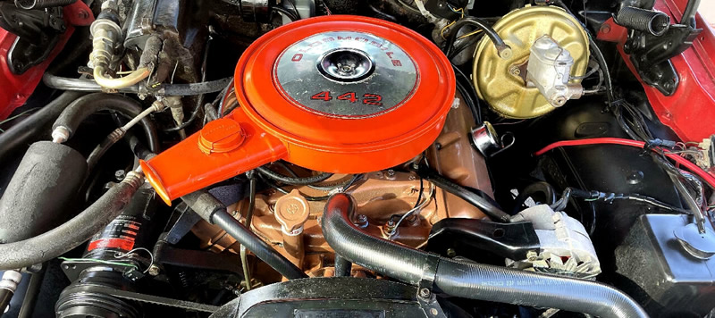 1968 Oldsmobile 400 cubic inch V8 engine