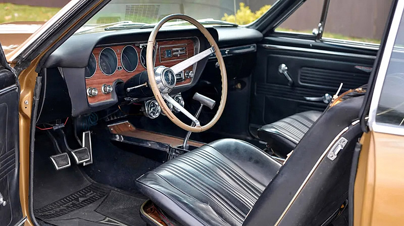 bucket seat interior of a 67 GTO